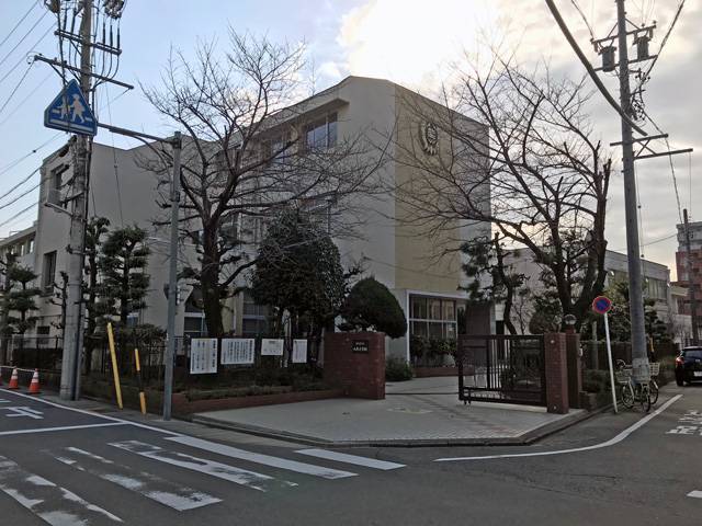 小学校　名古屋市立八熊小学校（小学校）まで434m