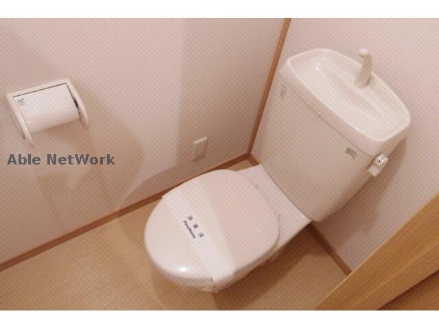 トイレ　※同物件別部屋の写真です。