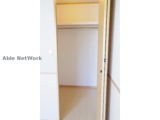 収納　※同物件別部屋の写真です。