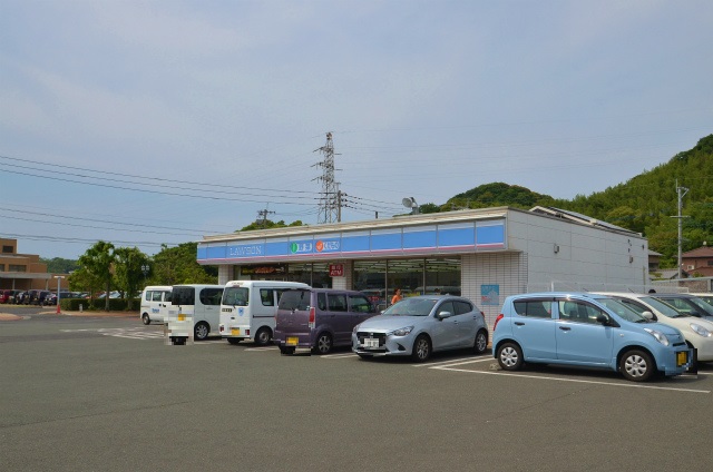 コンビニ　ローソン中間蓮花寺店（コンビニ）まで433m