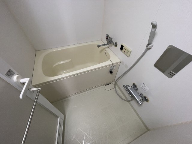 バス・シャワールーム　ゆったり過ごせるお風呂です