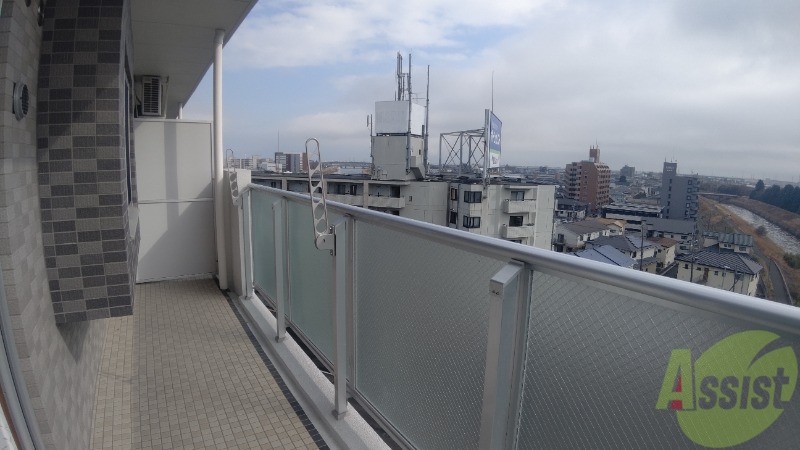 バルコニー　バルコニーからの景色です。広い空がよく見えます。