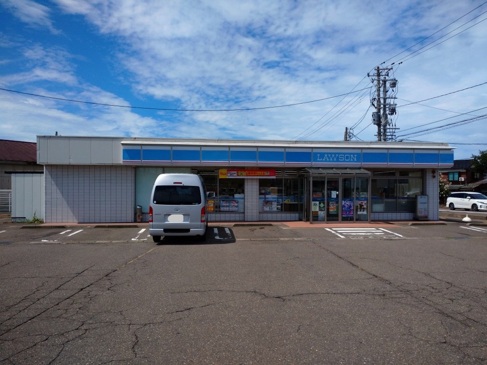 コンビニ　ローソン大潟土底浜店（コンビニ）まで2040m