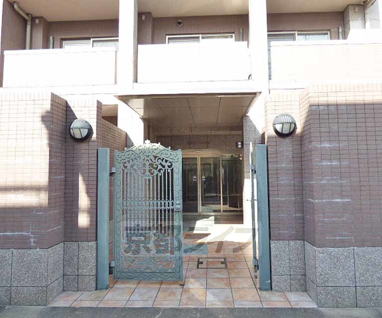 その他共有部分　建物入口です。