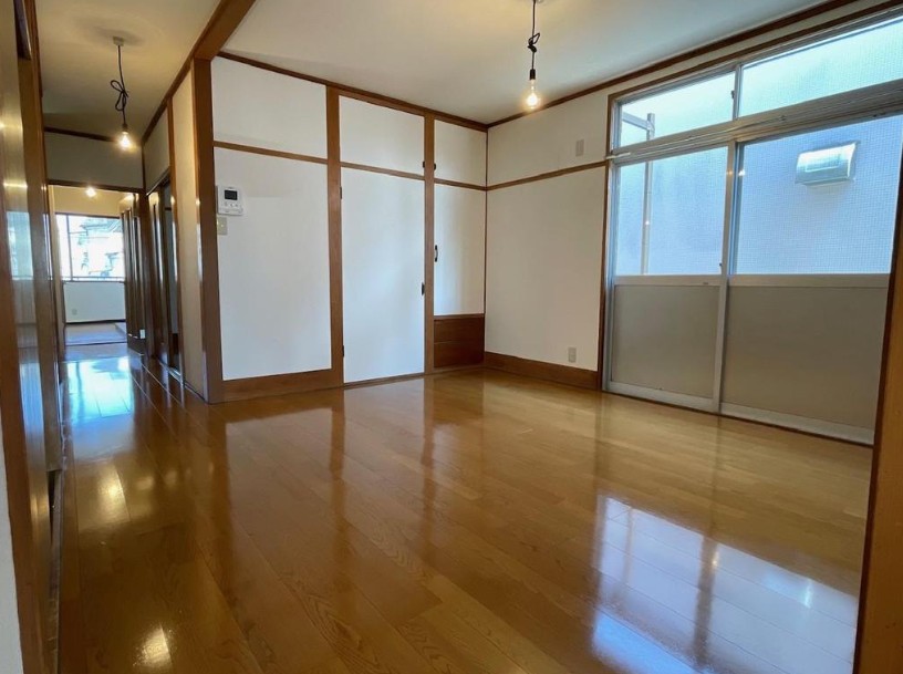 ＪＲ常磐線 亀有駅 徒歩10分 3階建 築49年の居間写真