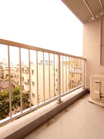CREAeBISの内装写真