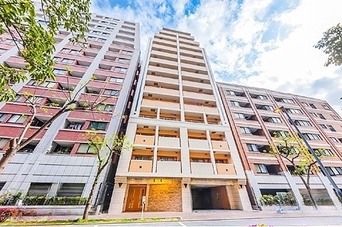 建物外観　オートロック完備