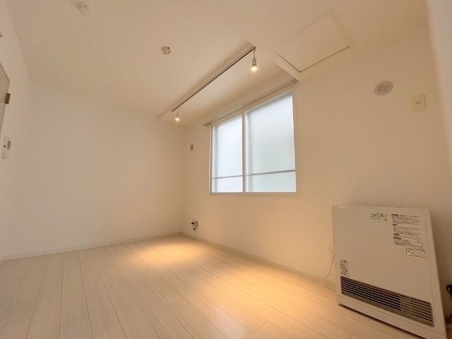 居室・リビング　※写真は別号室です。