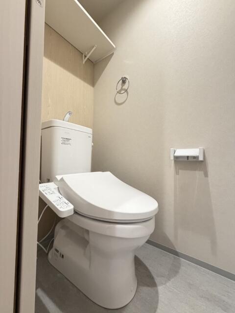 トイレ　同間取り別部屋の写真です。