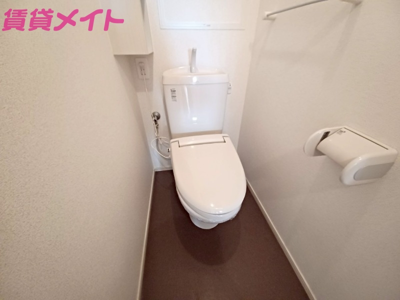 トイレ　反転タイプ写真