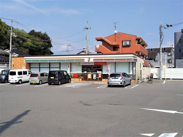 コンビニ　セブンイレブン松山北斎院町店（コンビニ）まで152m