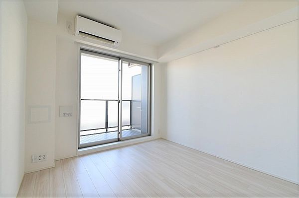居室・リビング　※別部屋の参考写真です。