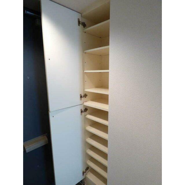 収納　靴入