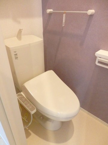 トイレ　清潔感のあるトイレです