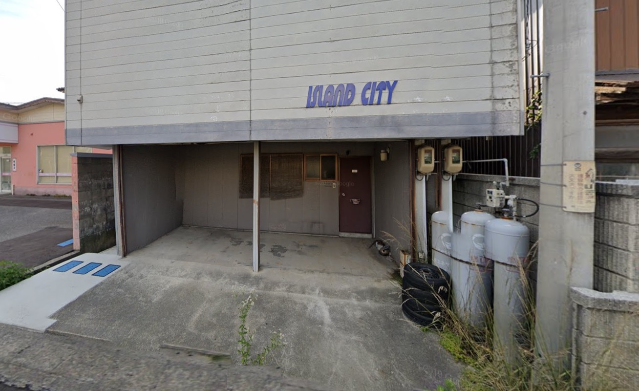 新潟県佐渡市上横山245-3 ISLAND CITY