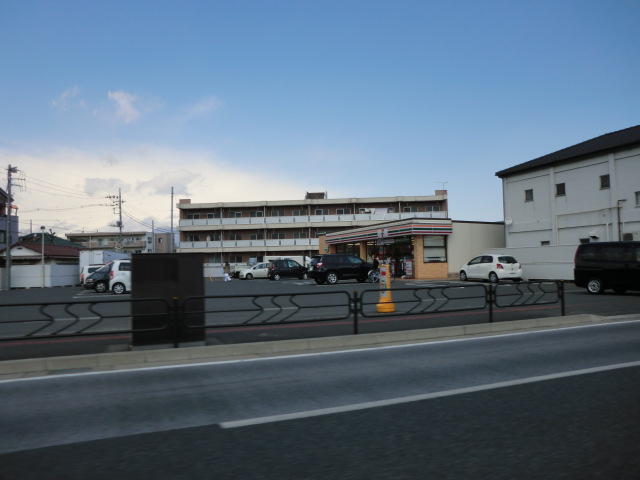 コンビニ　セブンイレブン前橋朝日町4丁目店（コンビニ）まで657m