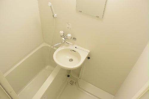 バス・シャワールーム　1日の疲れを癒せます