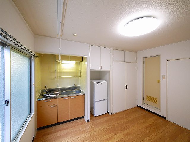 居室・リビング　明るい洋室です。