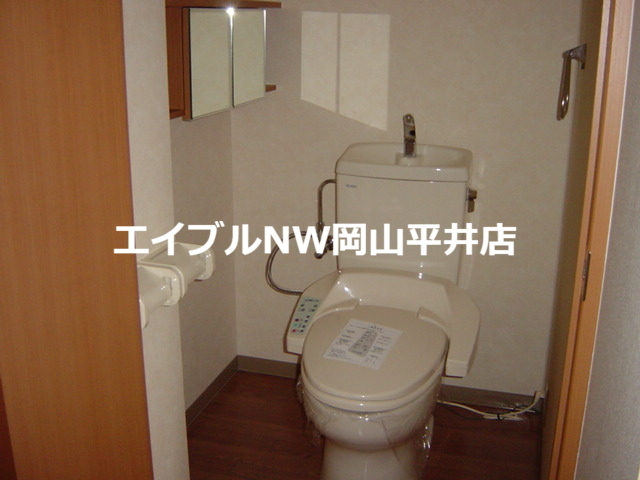 【岡山市東区西大寺浜のアパートのトイレ】