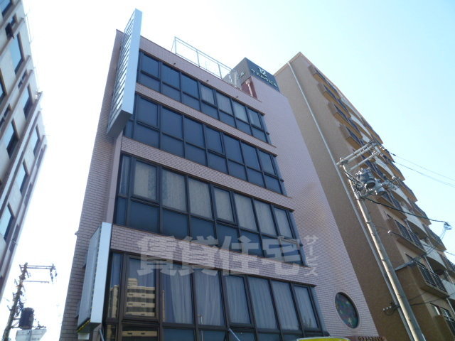 ウエムラ堺東ビルの建物外観
