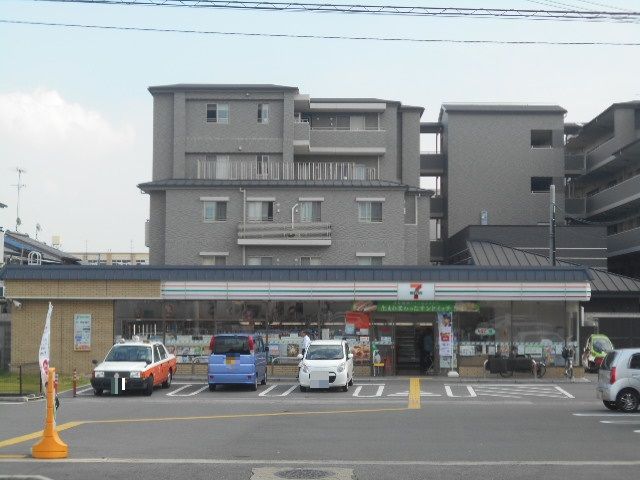 【京都市右京区嵯峨野千代ノ道町のマンションのコンビニ】