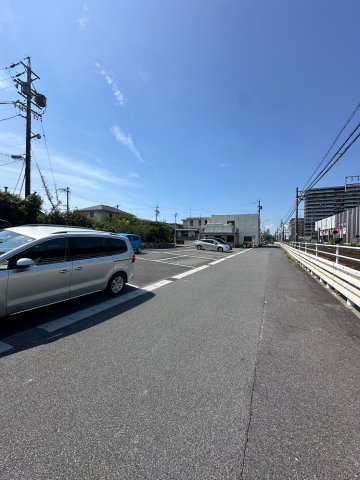 【アベニュー長嶋の駐車場】