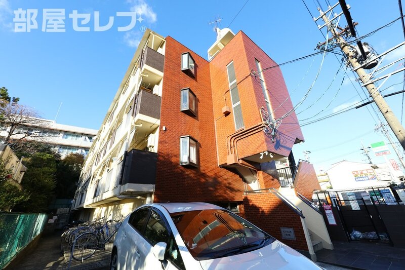 ビラ三秀鶴舞の建物外観