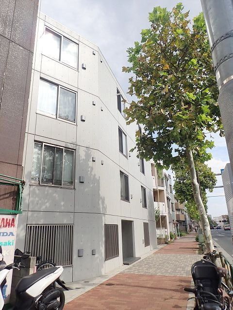 【中野区江原町のマンションの建物外観】