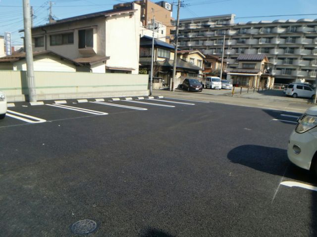 【ラ・ルーチェ本町の駐車場】