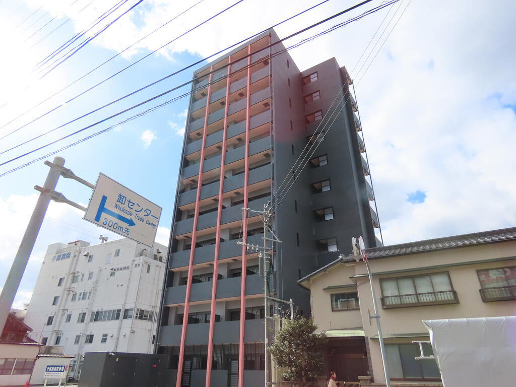 modern palazzo 矢上vialeの建物外観