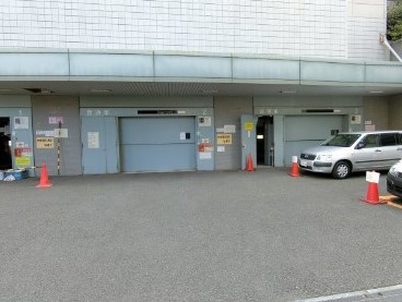 【横浜市中区山田町のマンションの駐車場】