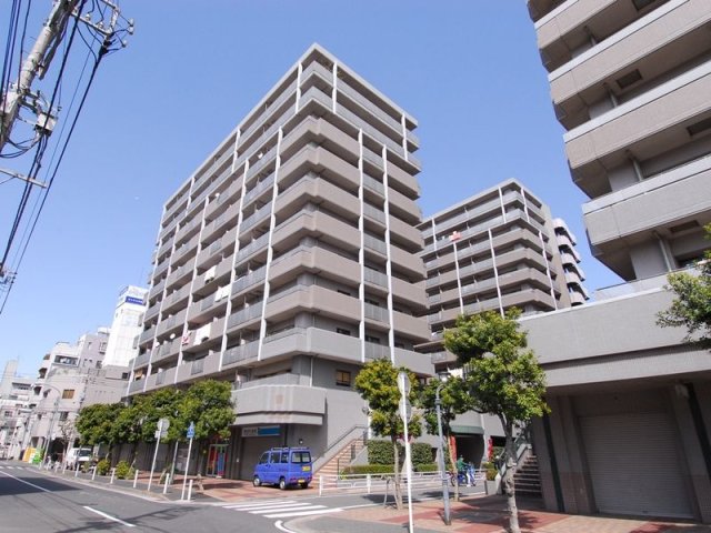 【横浜市中区山田町のマンションの建物外観】