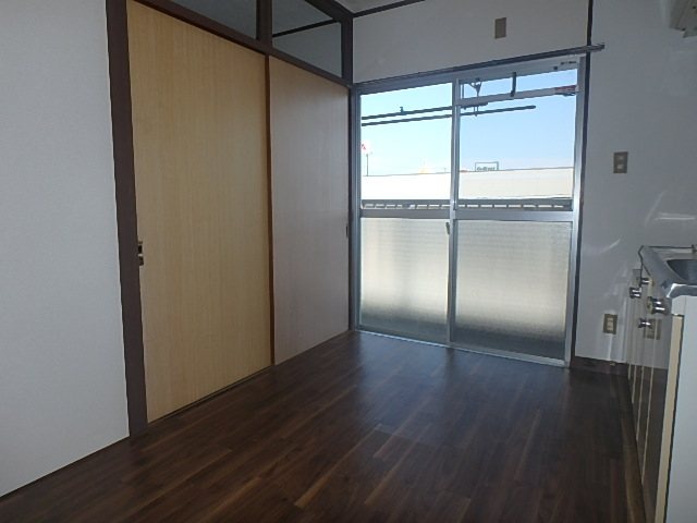 M・Oマンションの居間写真