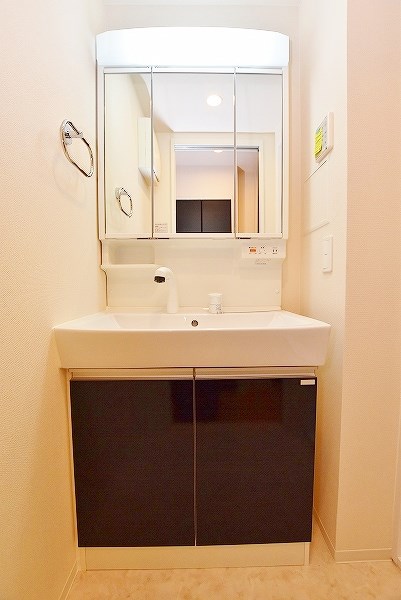 洗面設備　★シャワー付き洗面台★