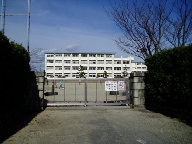 小学校　鈴鹿市立稲生小学校（小学校）まで1515m