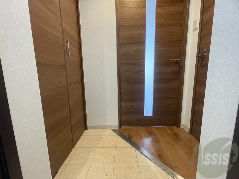 玄関　玄関にはシューズボックスもあって便利そう！