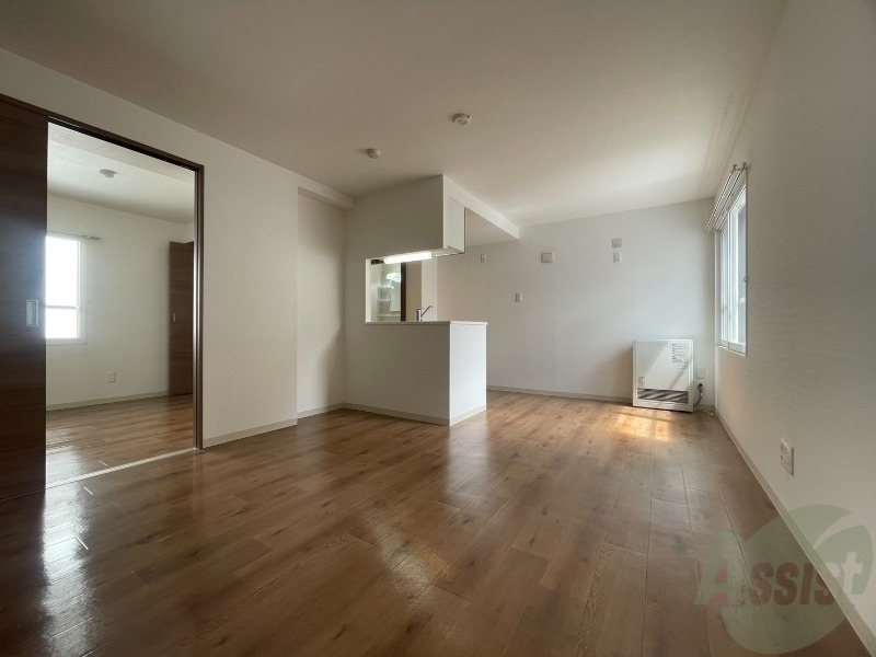 居室・リビング　広くてきれいなリビングです！快適に過ごせそうですね。