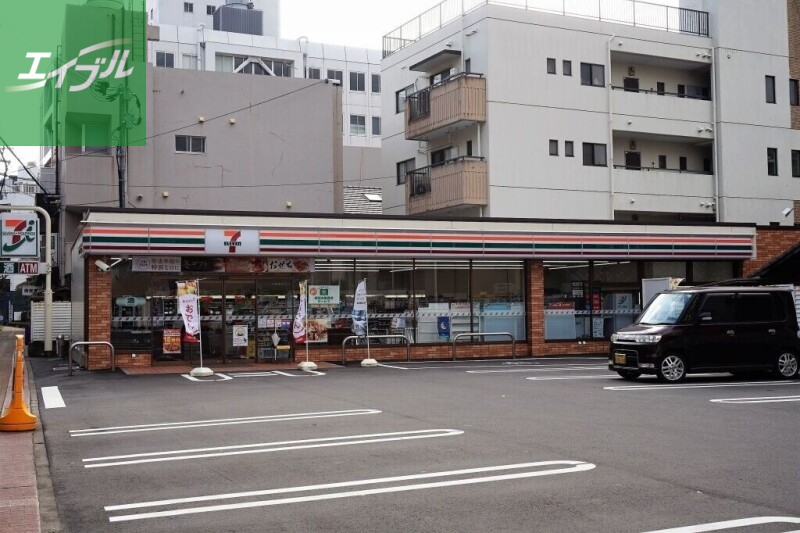 コンビニ　セブンイレブン長崎岩川町店（コンビニ）まで212m