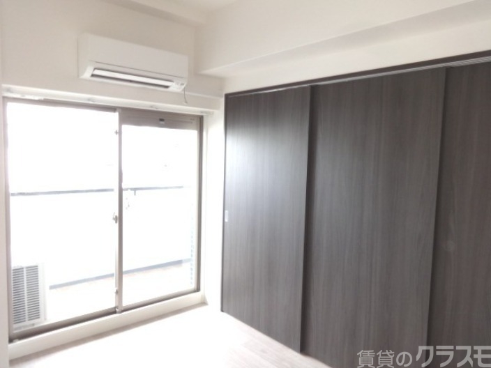 居室・リビング　窓からの光がいい感じです！