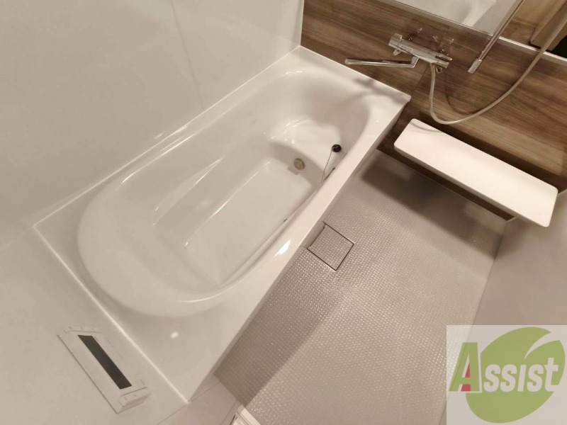 バス・シャワールーム　お風呂になります。一日の疲れを癒してくださいね。