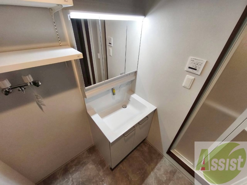 洗面設備　シャンプードレッサーで身支度もラクラクです！