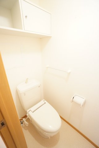 トイレ　※同物件・反転タイプの写真です。