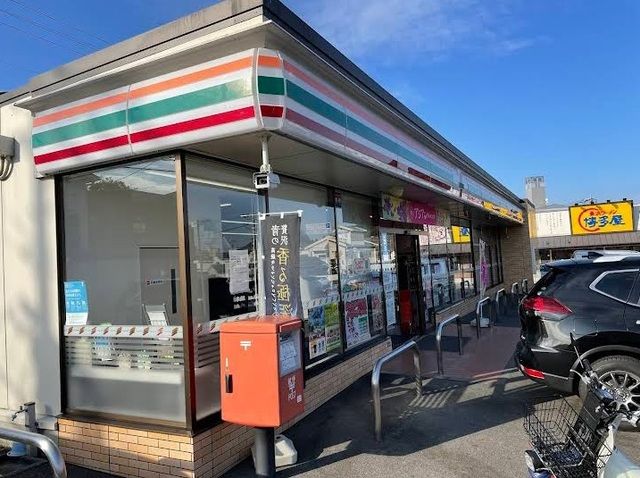 コンビニ　セブンイレブン地御前北3丁目店（コンビニ）まで550m