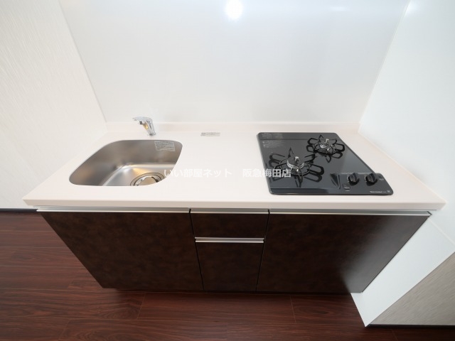 キッチン　同シリーズ別部屋仕様写真となります。