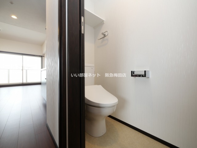 トイレ　同シリーズ別部屋仕様写真となります。