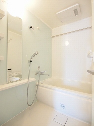 バス・シャワールーム　※同じ間取り別部屋の写真です