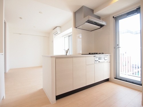 キッチン　※同じ間取り別部屋の写真です