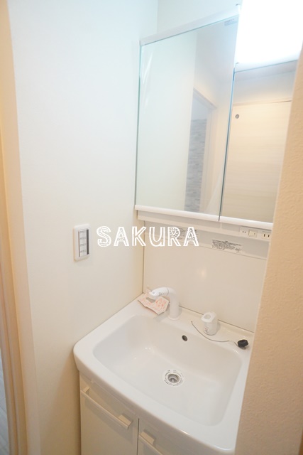 洗面設備　身支度に欠かせない独立洗面台♪