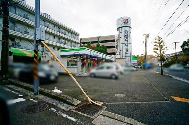 コンビニ　ファミリーマート日野南三丁目店（コンビニ）まで798m