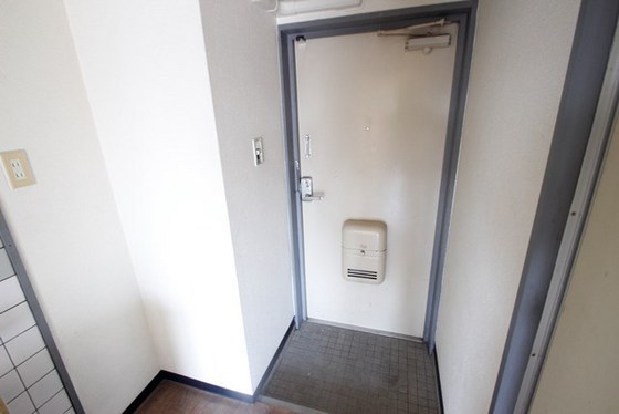玄関　※別部屋の写真です